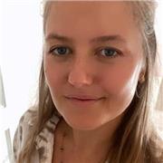 Diplômée de Sydney College of English ou j'ai passé 2 niveaux : FCE et CAE. Je propose des cours en ligne pour enfants.